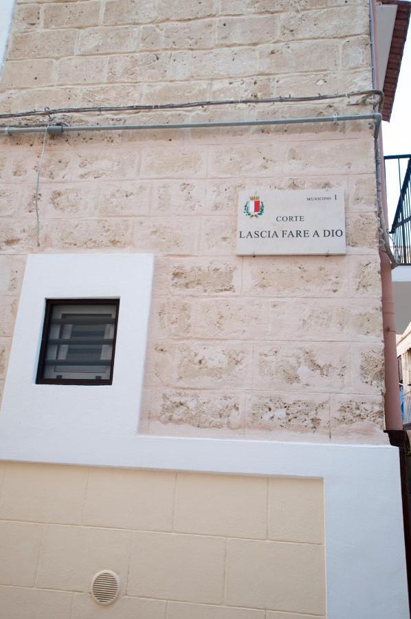 Just Here Apartments - Lascia Fare A Dio Bari Exteriör bild